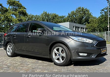 Ford Focus Turnier 1.Hand AHK SHZ TÜV NEU