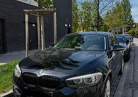 BMW 120i Top! 1er Sport LED Einparkhilfe 8-mal Berei