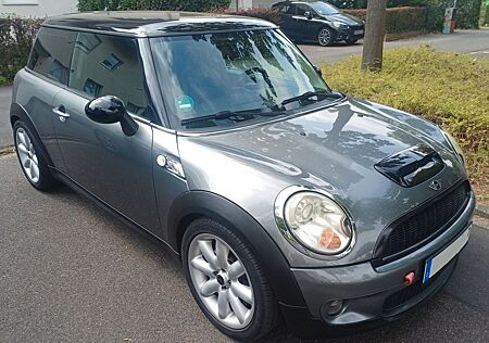 Mini Cooper S R56 174PS Ölwechsel & TÜV NEU