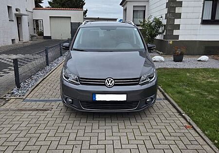 VW Touran gebraucht kaufen VW Touran Volkswagen 2.0 TOP GEPFLEGT (GARAGENFAHRZEUG)