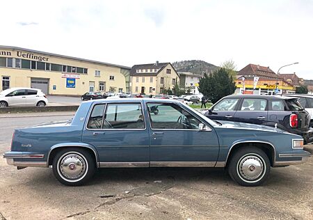 Cadillac Deville *V 8* 4.1 L *H-Kennzeichen*Klima*
