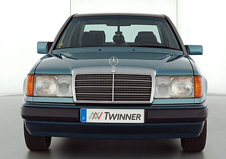 Mercedes-Benz E 230