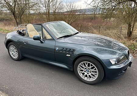 BMW Z3 Roadster 1.9i - Individual / 1. Hd.