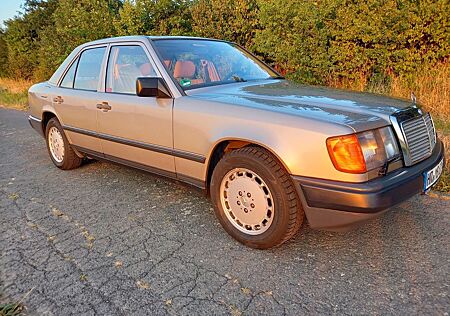 Mercedes-Benz E 260 W124