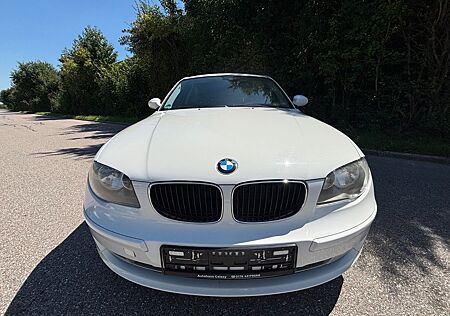 BMW 116i / TÜV NEU / WENIG KM / PDC / 8-FACH BEREIFT