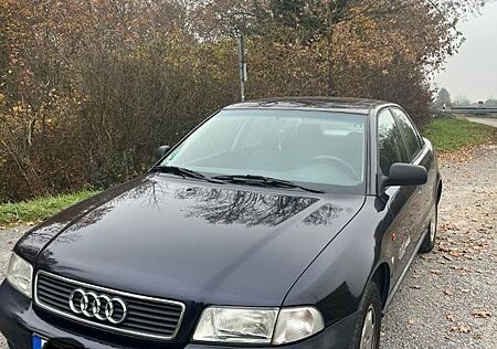 Audi A4 1.8 Auto - mit 1 Jahr TÜV