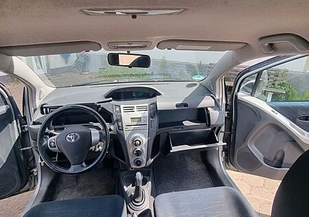 Toyota Yaris 1,3-l-VVT-i Executive Executive