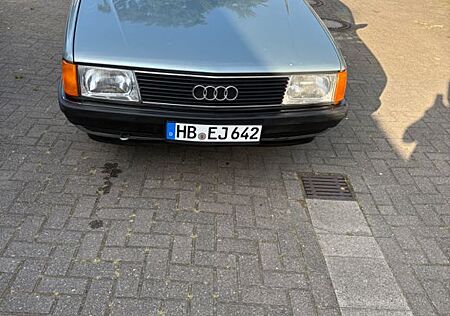 Audi 100