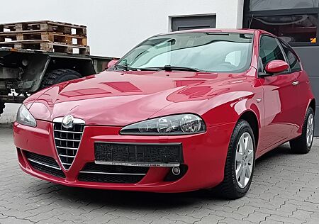 Alfa Romeo 147 gebraucht kaufen Alfa Romeo 147 1.9 JTD 16V M-Jet 150PS TÜV NEU