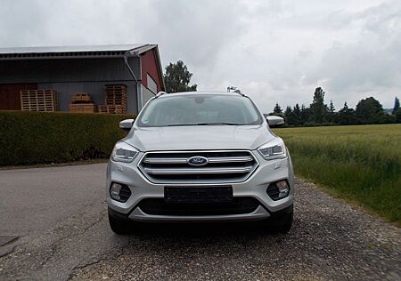 Ford Kuga Titanium, 4x4, LED, Panorama, Kamera