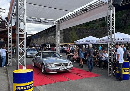 Mercedes-Benz SL 280 Panoramadach Xenon 17 Alufelgen 5-Gang
