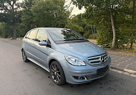 Mercedes-Benz B 200 Automatik TÜV Scheckheft