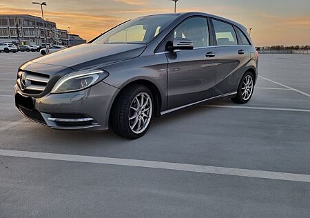 Mercedes-Benz B 200 CDI BlueEFFICIENCY -