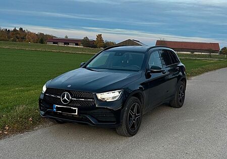 Mercedes-Benz GLC 300 e 4MATIC Autom. AMG 8-fach bereift