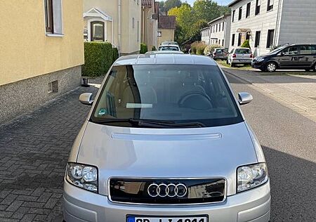 Audi A2 1.4 TÜV Neue