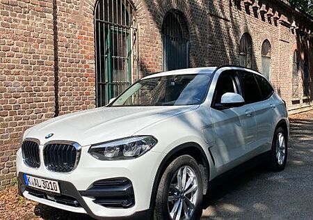 BMW X3 xDrive30e Luxury Line AT Luxury Line