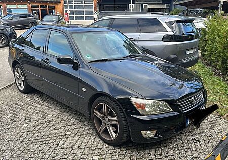 Lexus IS 200 - -
