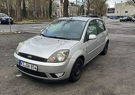 Ford Fiesta 1,4 16V Ghia Ghia