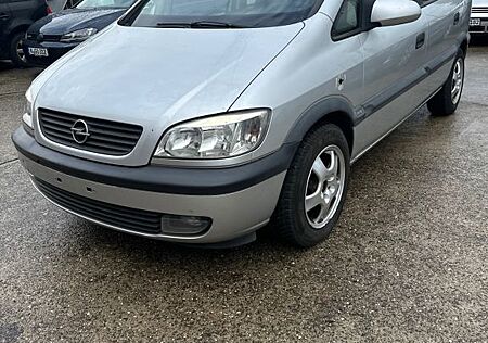 Opel Zafira 2.0 DTI 16V -