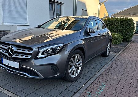 Mercedes-Benz GLA 220 d 4MATIC