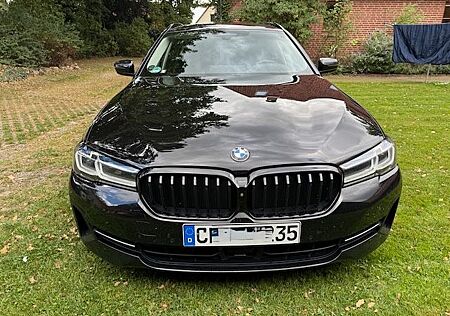 BMW 530d xDrive Touring Schwarz uni