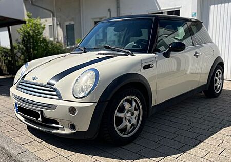 Mini Cooper I TÜV NEU I 221.000km I 8-fach-bereift