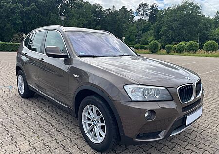 BMW X3 xDrive20d Aut.*AHK*Navi*SHZ*Xenon*PDC*1HD