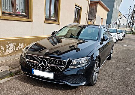 Mercedes-Benz E 200 T AVANTGARDE Autom. AVANTGARDE