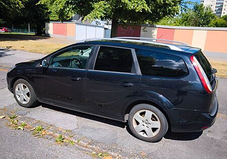 Ford Focus 1,6 Ambiente Turnier Ambiente