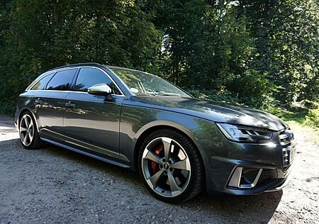 Audi S4 Avant,Matrix,Mass.,Virtual,Distr.,B&O,HUD,AHK