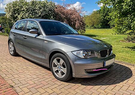 BMW 116i grau metallic
