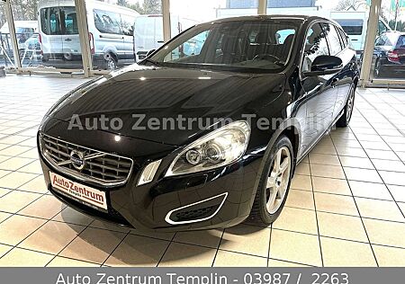 Volvo V60 -Navi-SHZ-Klima-Xenon-Allwetter-TÜV-Service-