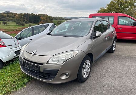 Renault Megane Expression 1.6 16V 110 TÜV 10/2026
