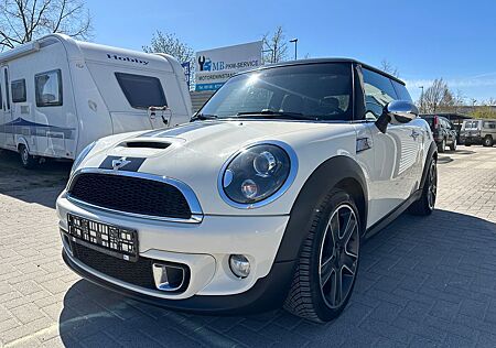 Mini Cooper S / Sternhimmel/NAVI/PDC