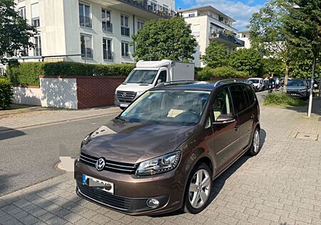 VW Touran Volkswagen 1.4 TSI Highline Vollausstattung, Top!