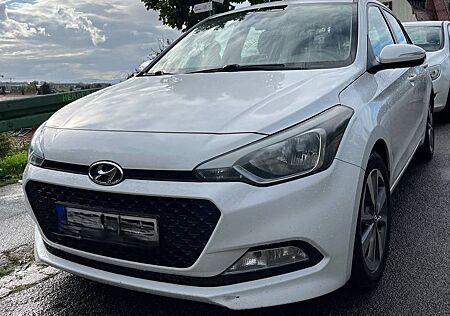 Hyundai i20 1.2 blue YES! Silver YES! Silver