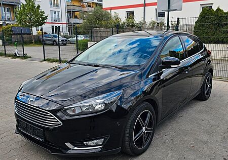 Ford Focus *TÜV NEU*AUTOMATIK*APPLE PLAY/ANDROID AUTO