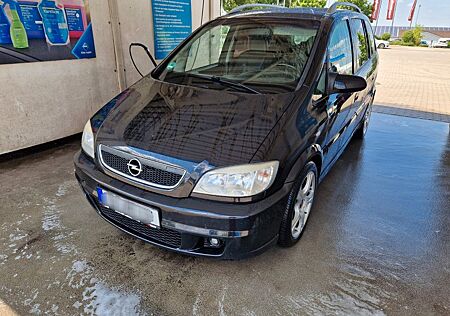 Opel Zafira 2.0 Turbo OPC