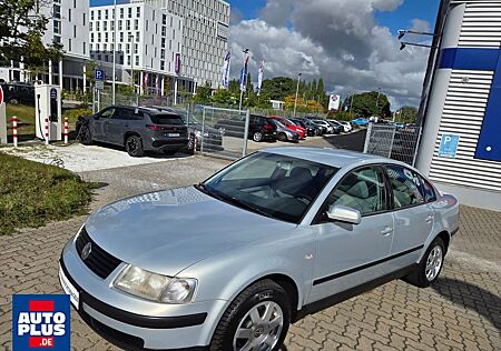 VW Passat Volkswagen 1.6 KLIMAAUTOMATIK+AHK+SITZHEIZUNG+HU NEU