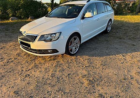 Skoda Superb 3.6 V6 DSG 4x4 Ambition Combi Ambition