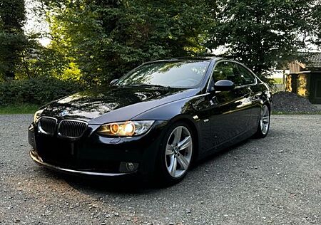 BMW 330i Coupé -
