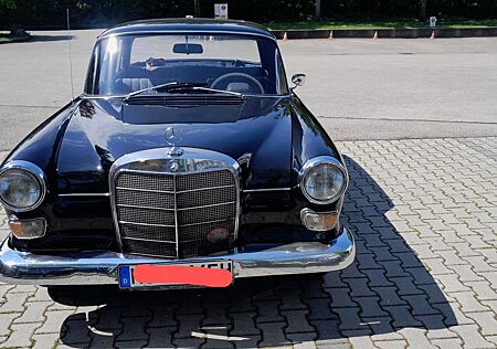 Mercedes-Benz 200 Heckflosse 200D W110 H-Kennzeichen