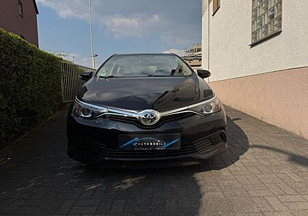 Toyota Auris Cool