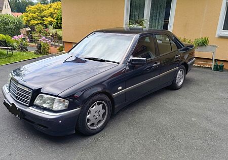 Mercedes-Benz 240 C W202