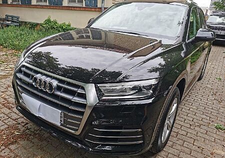 Audi Q5 50 TFSI e quattro basis 2.0 TFSI Metallic