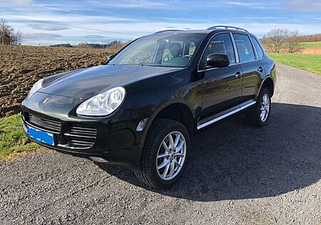 Porsche Cayenne - -