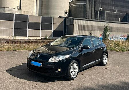 Renault Megane III Lim. 5-trg. Je t'aime