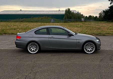 BMW 320i Coupé -