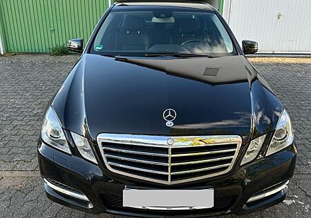 Mercedes-Benz E 200 BlueEFFICIENCY -