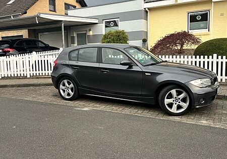 BMW 120i -